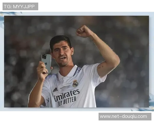 库尔图瓦：从守门员到球队灵魂的蜕变与成长之路